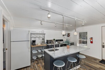 Hummingbird - One Bedroom Apartment, Sleeps 2