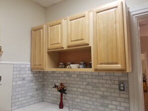 บิสซิเนสอพาร์ทเมนท์, 3 ห้องนอน, ห้องครัว, วิวเมือง | ครัวส่วนตัว | ตู้เย็น, ไมโครเวฟ, เตาอบ, เตาประกอบอาหาร