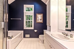 Luxury Cottage, 5 Bedrooms, Beach View | Bathroom | Combined shower/tub, free toiletries, hair dryer, towels