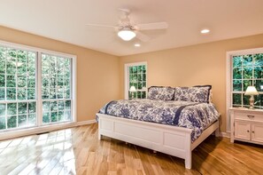 Luxury Cottage, 5 Bedrooms, Beach View | Iron/ironing board, free WiFi, bed sheets