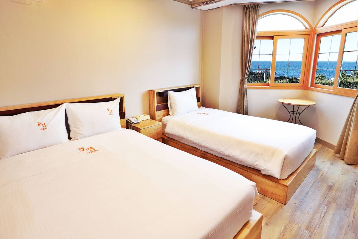 Twin Room, Ocean View | 2 bedrooms, soundproofing, free WiFi