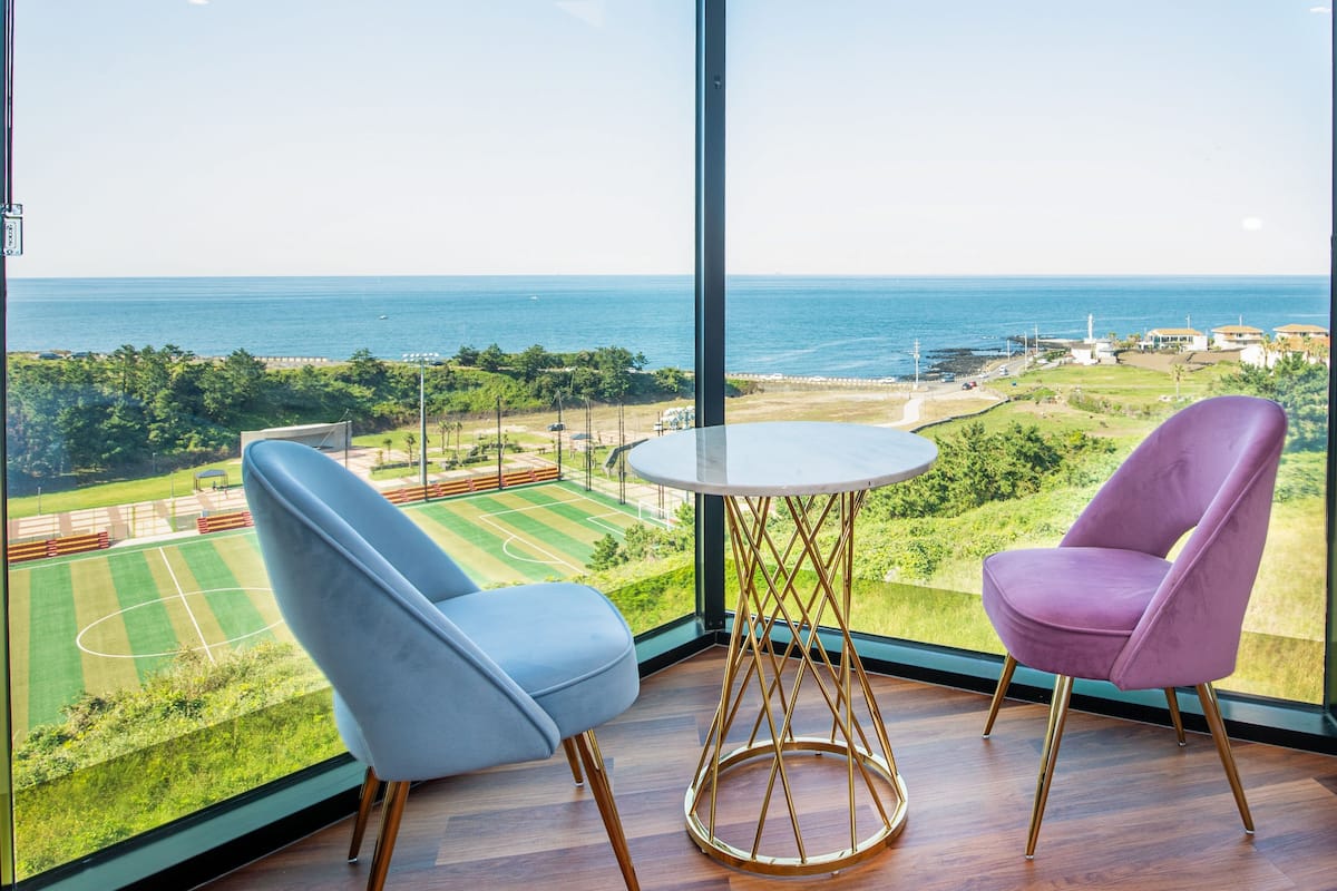 Suite, Ocean View | 2 bedrooms, soundproofing, free WiFi