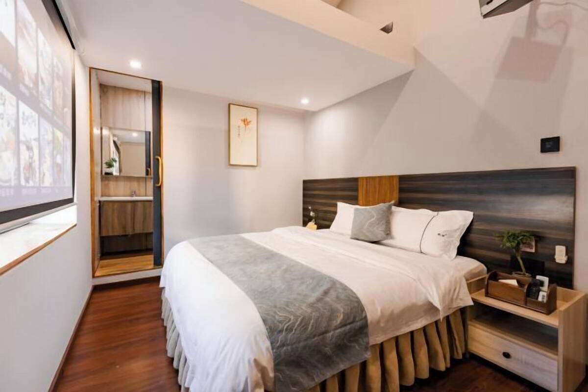 Desk, blackout drapes, free WiFi