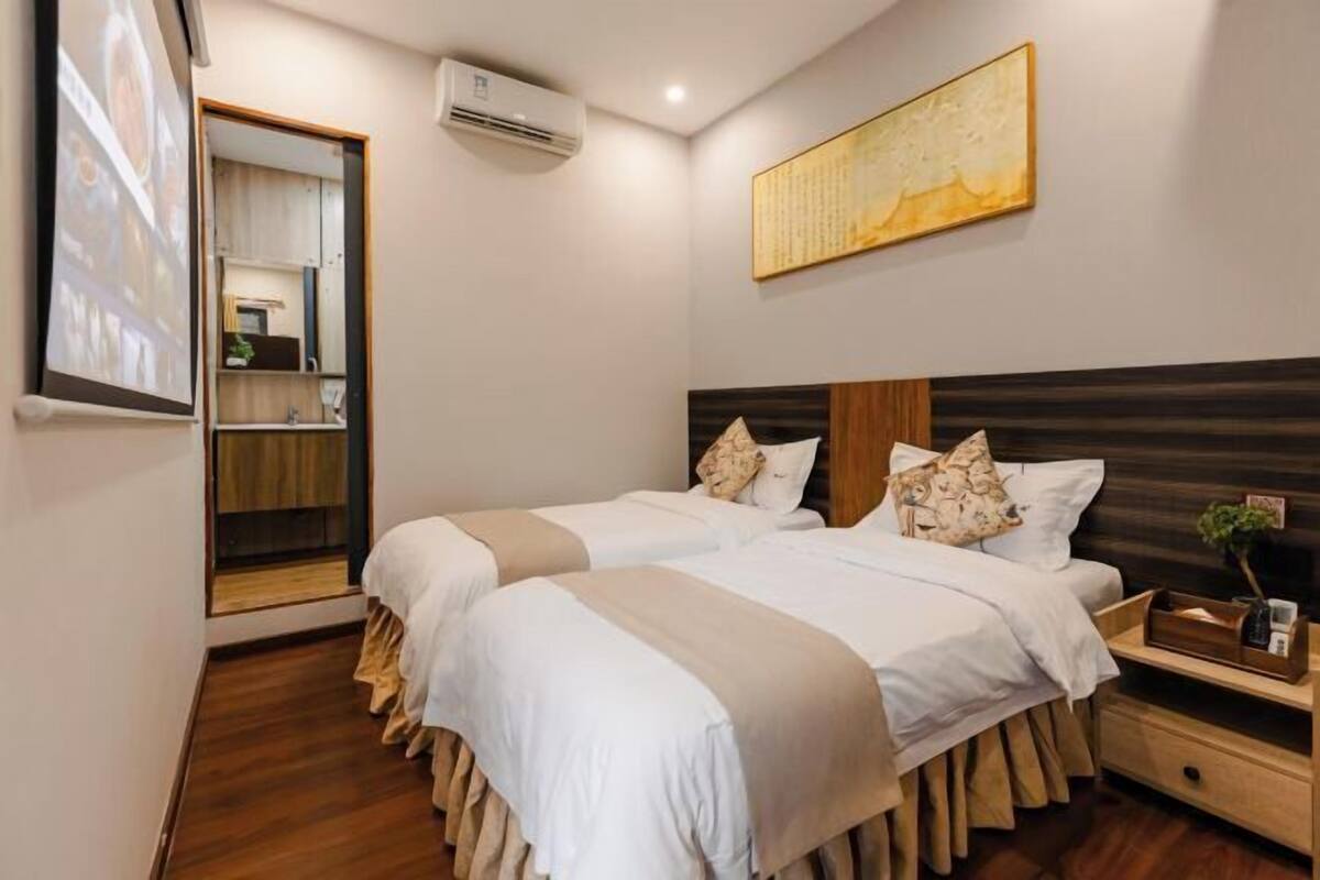 Desk, blackout curtains, free WiFi