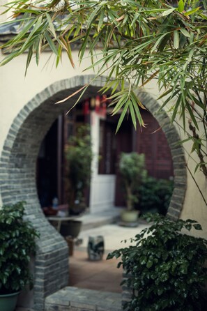 Interior detail - Zaiyang Inn (Chaozhou)