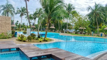 Kolam renang terbuka
