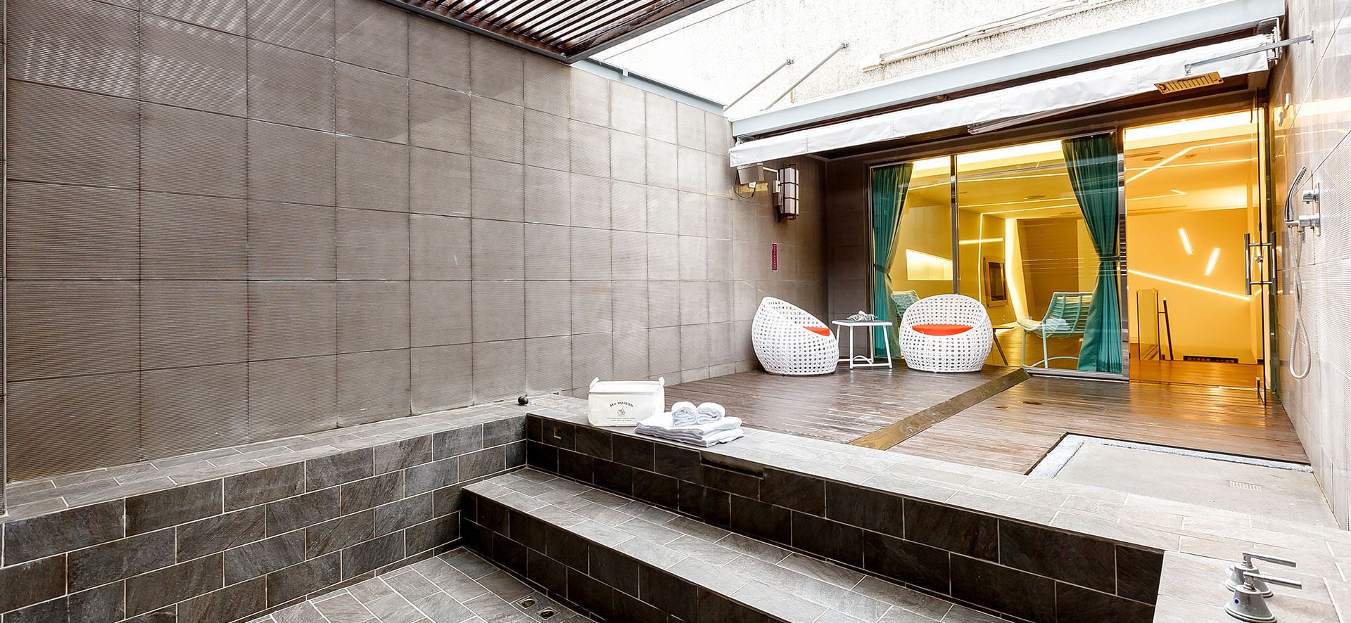 deluxe loft, 1 queen bed, terrace, tower | view from room