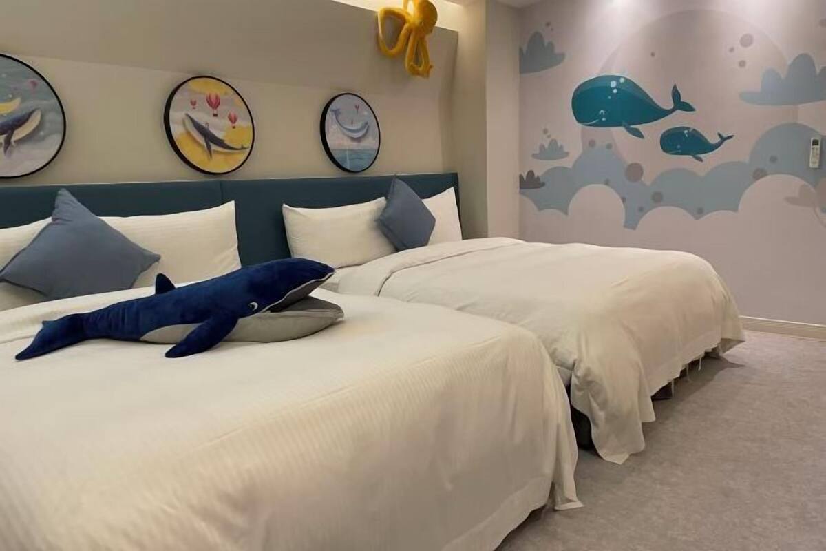 Premium bedding, down duvets, blackout curtains, free WiFi