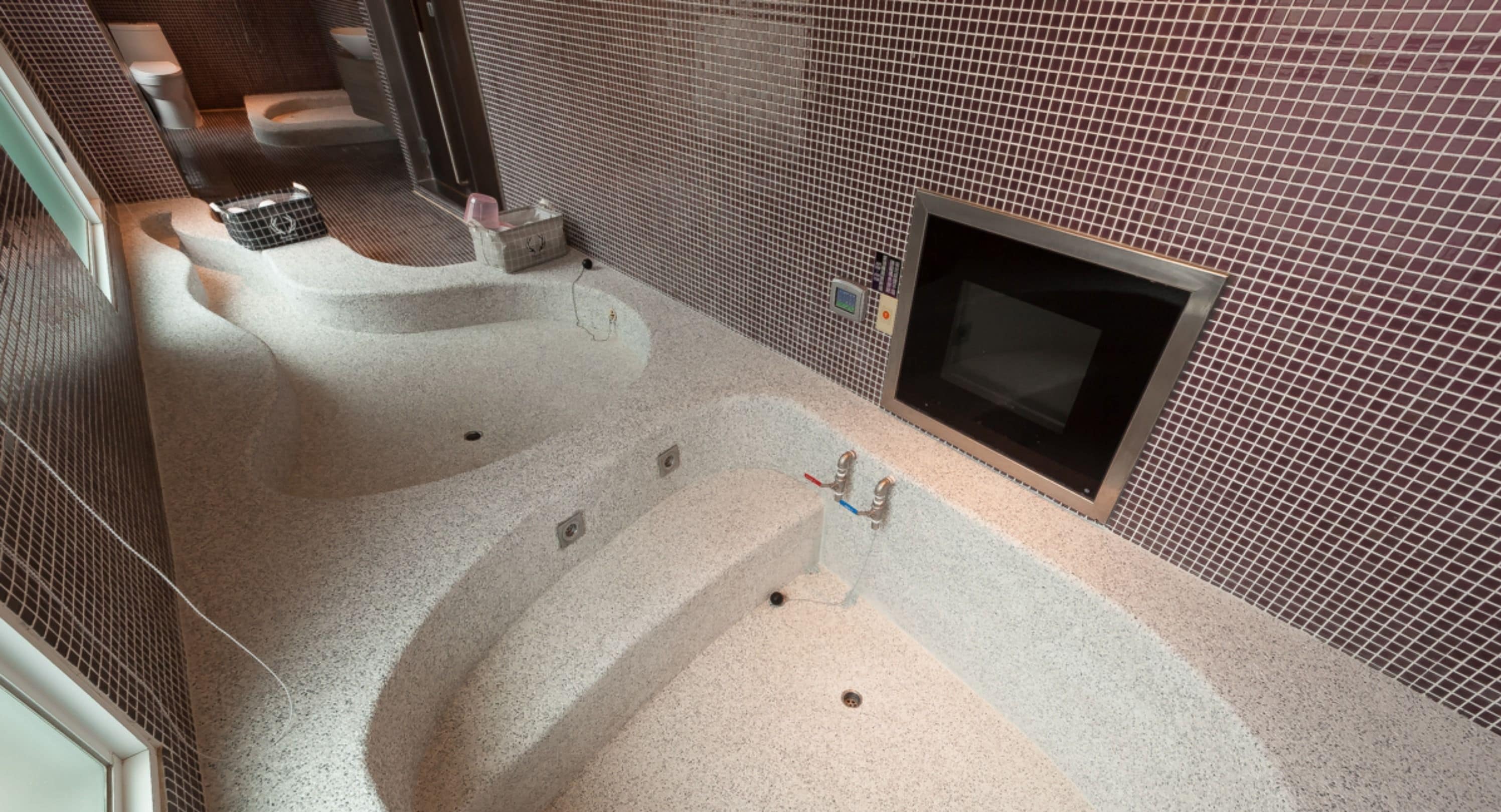 deluxe suite, multiple beds (hp7) | jetted bathtub