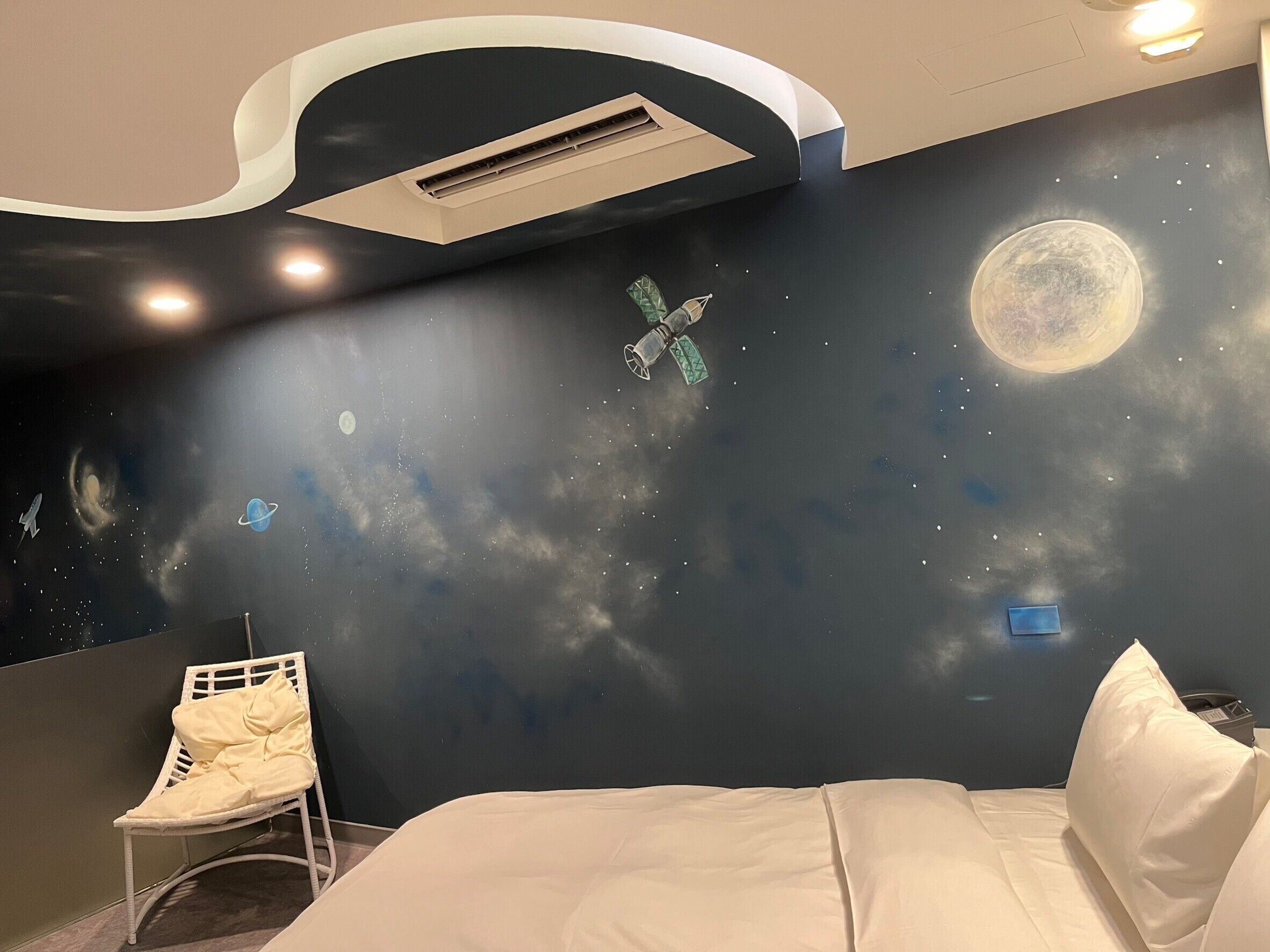 1 bedroom, premium bedding, down duvets, individually decorated