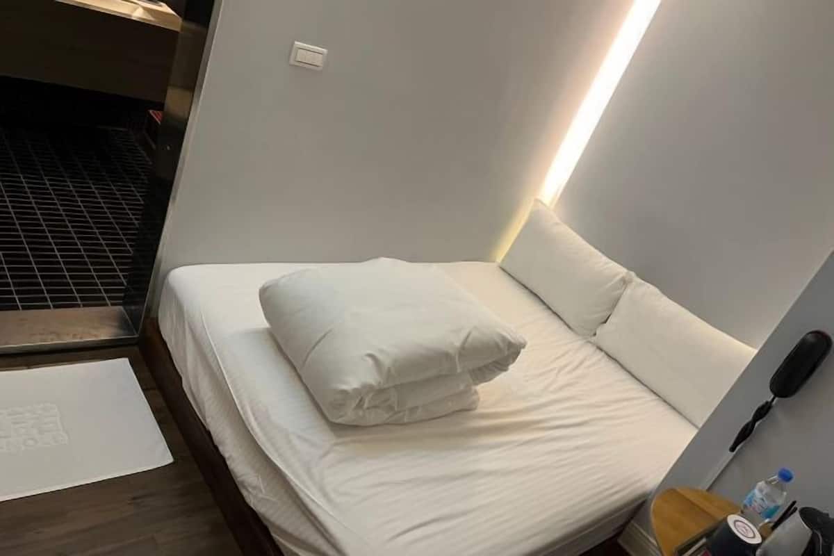 1 chambre, literie de qualité supérieure, couette en duvet d'oie