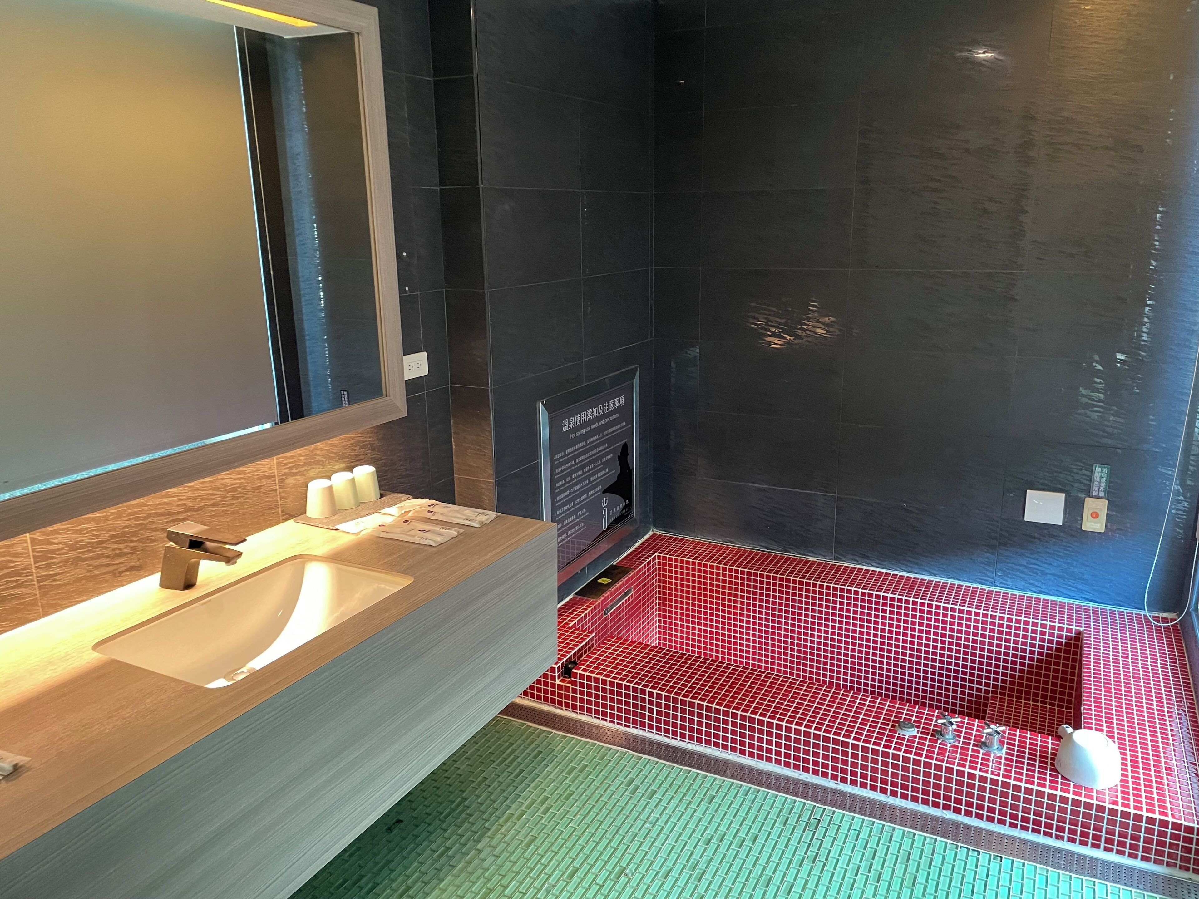 separate bathtub and shower, spring water bathtub, rainfall showerhead