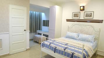 Rumah, 5 kamar tidur | 5 kamar tidur, meja kerja, dan setrika/meja setrika