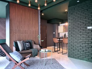 ลักซ์ชัวรี่สตูดิโอ, 1 ห้องนอน, ปลอดบุหรี่, วิวรีสอร์ท | 2 ห้องนอน, ตกแต่งพิเศษโดยเฉพาะ, พื้นที่ทำงานแบบใช้แล็ปท็อป