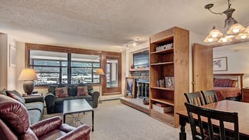 Condo, 2 Bedrooms | Interior