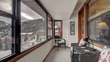 Condo, 2 Bedrooms | Interior