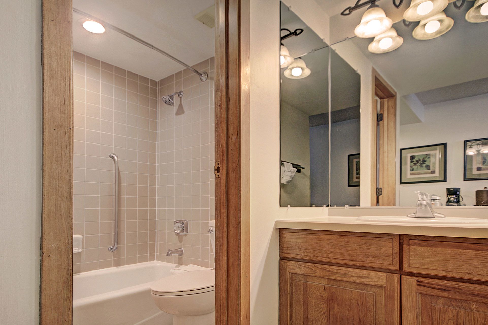 Studio | Bathroom | Towels, shampoo