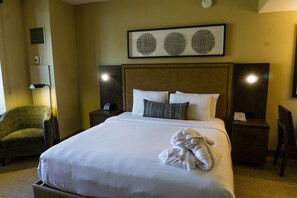 Studio - Updated Studio w Full Kitchen Spacious Living Room by RedAwning (Park City)