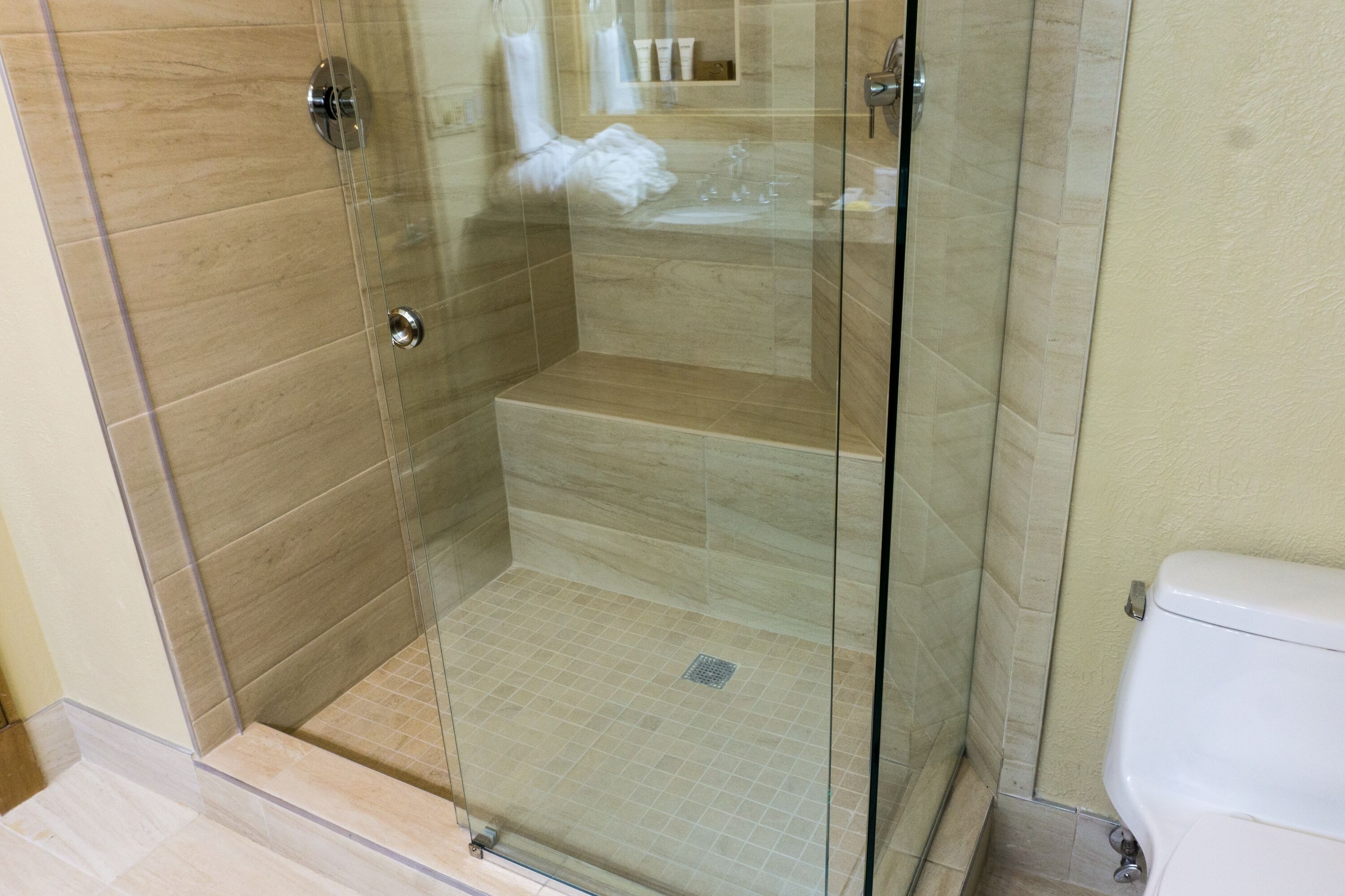 Appart'hôtel, 1 chambre | Salle de bain | Sèche-cheveux, serviettes fournies, shampoing