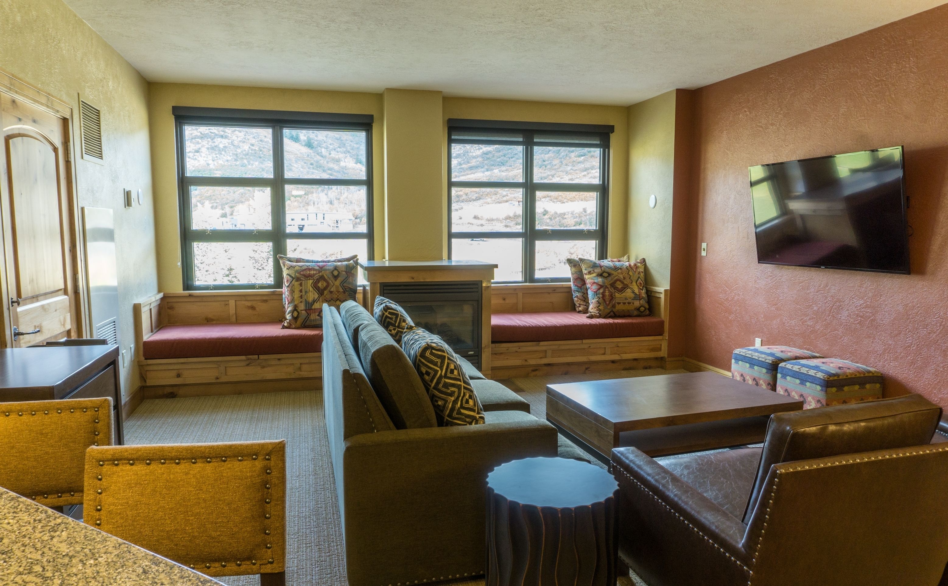 Condo, 1 Bedroom | Living room | Flat-screen TV, fireplace