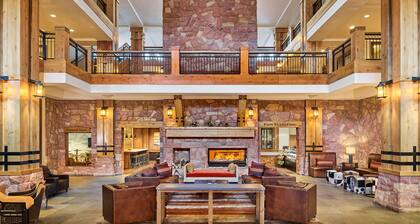Grand Summit Hotel Spacious Family Suite by RedAwning