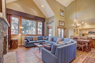 Townhome, 3 Bedrooms | Living area | Flat-screen TV, fireplace, computer