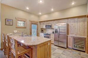 Townhome, 3 Bedrooms | Private kitchen | Full-sized fridge, microwave, oven, stovetop - Premier 2-story Townhome Minutes From Winter Activities 3 Bedroom Townhouse by RedAwning (Breckenridge)