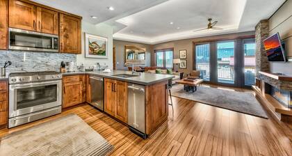2 Br 2 Ba Luxury Condo. Walk to South Lake Tahoe!