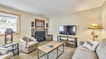 Condo, 2 Bedrooms | Living room | TV