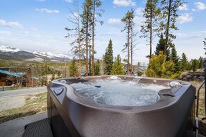 House, 5 Bedrooms | Spa