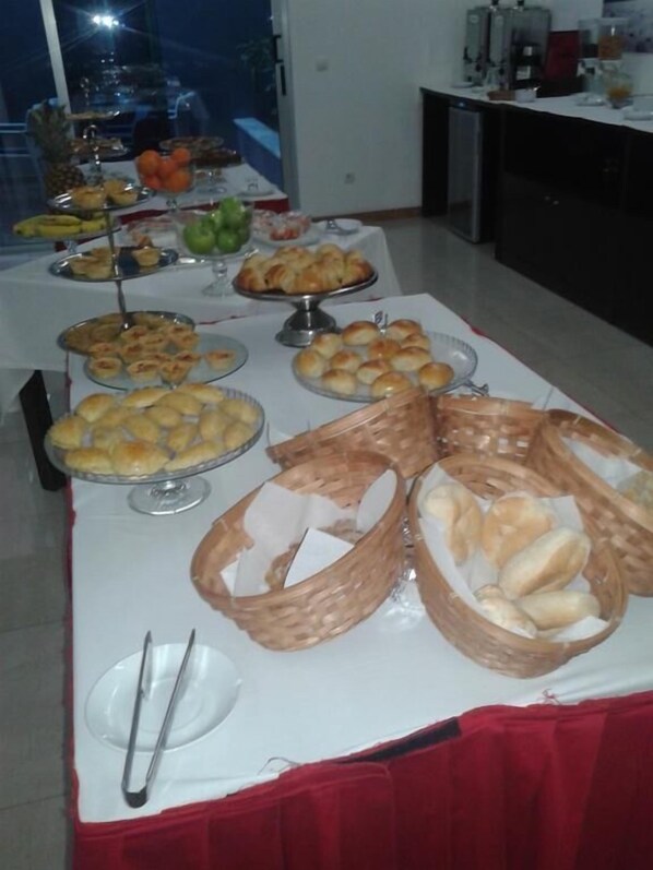 Buffet - Apartamentos Santiago (Praia)