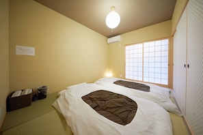Japanese Western Style Room | 2 bedrooms, desk, iron/ironing board, free WiFi