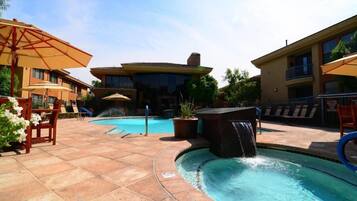 Condo, 2 chambres | Piscine | Piscine chauffée