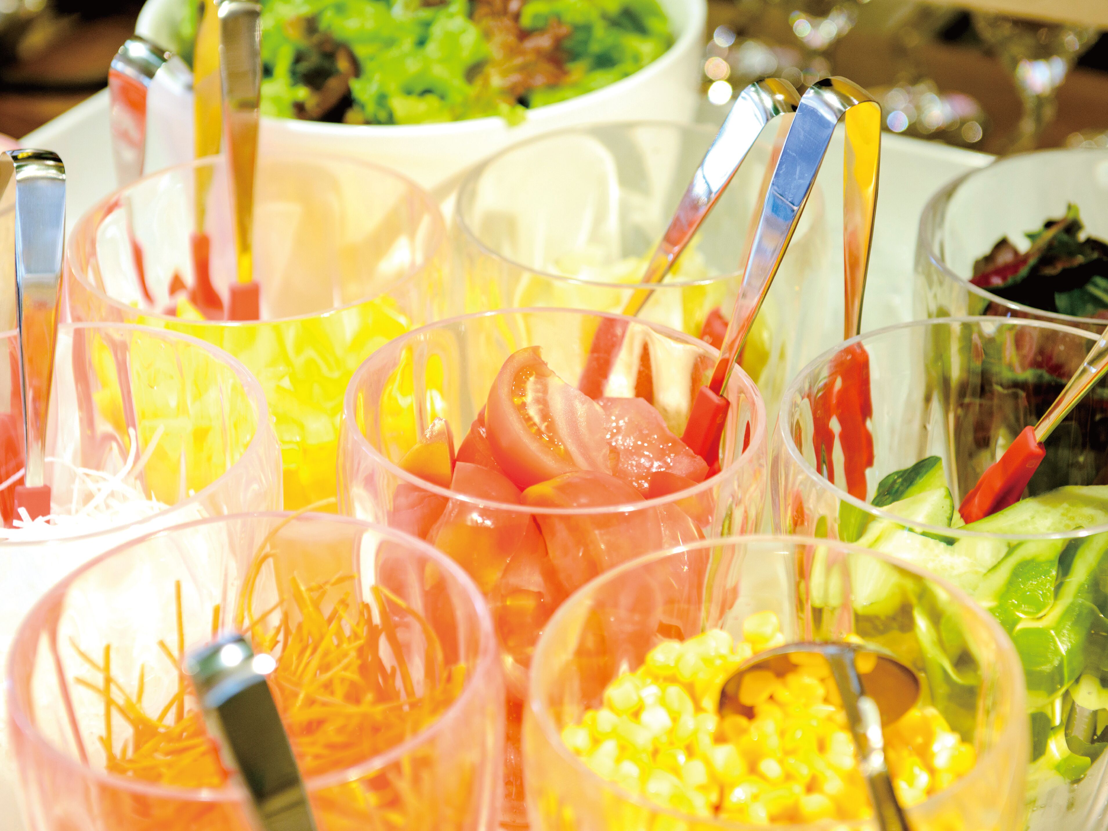 每日供应自助式早餐（每人 JPY 2200）