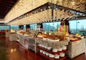 Daily buffet breakfast (CNY 108 per person)
