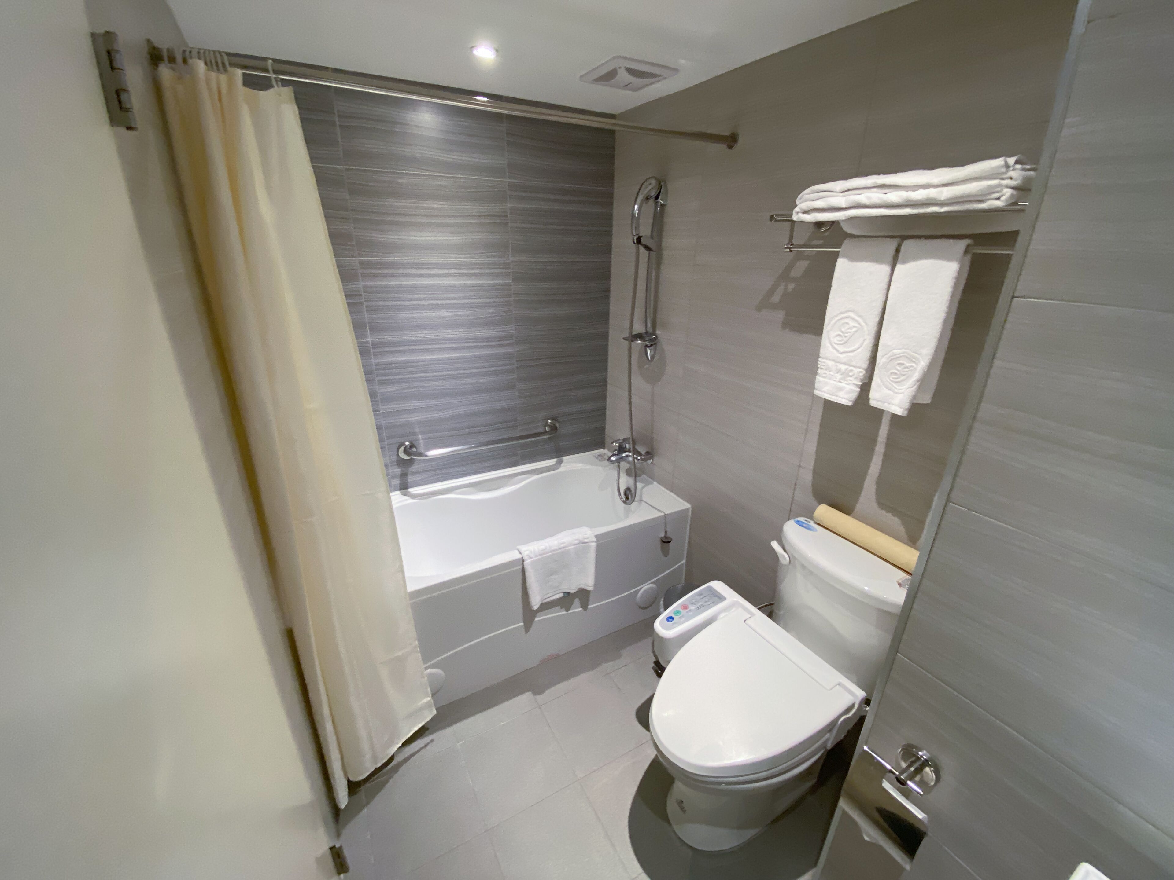 superior double room, 1 double bed | bathroom | hair dryer, towels, toilet paper