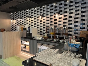 Daily full breakfast for a fee - Green World Triplebeds Hotel (Taipei)