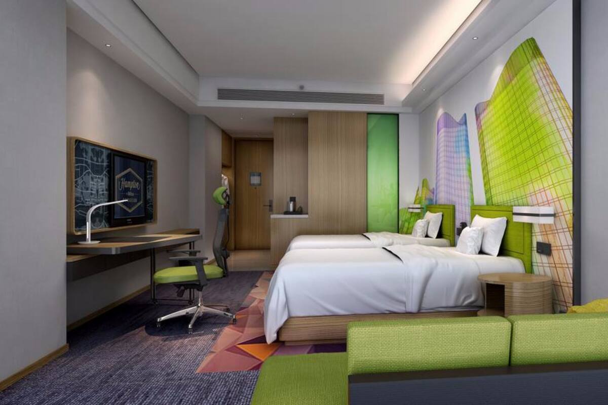 Premium bedding, minibar, desk, blackout curtains