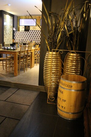 Lobby sitting area - Hotel Story (Seoul)