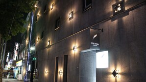 Unclassified image, 5 of 50, button - Hotel Story (Seoul)