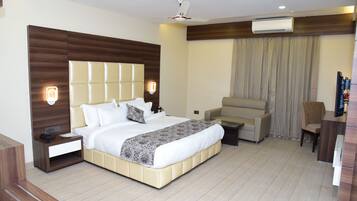 Dobbelt- eller tomannsrom – superior | Minibar, skrivebord, strykejern/-brett og ekstrasenger (mot et tillegg)