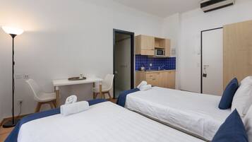 Classic Double or Twin Room, 1 Bedroom, Balcony | 1 bedroom, hypo-allergenic bedding, in-room safe, blackout drapes