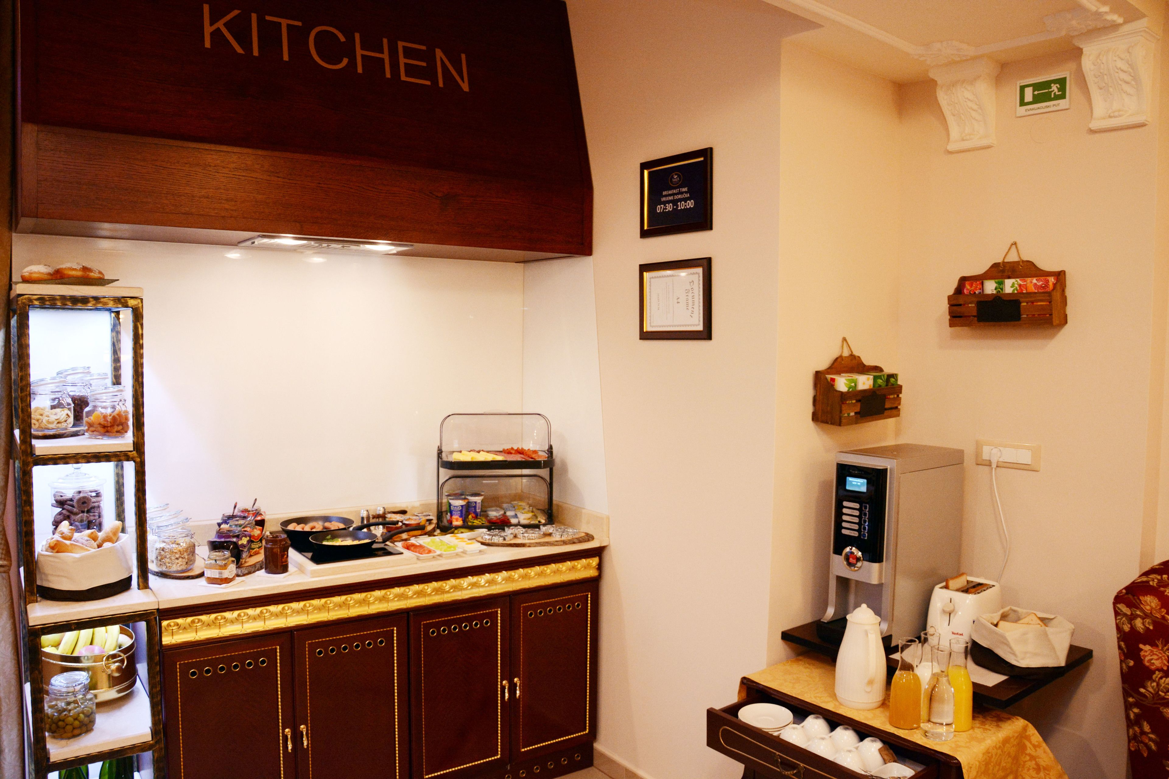 Desayuno buffet incluido todos los días 