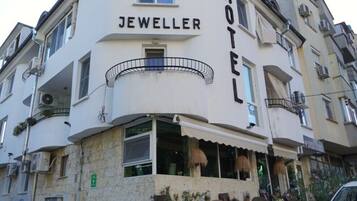 واجهة المنشأة