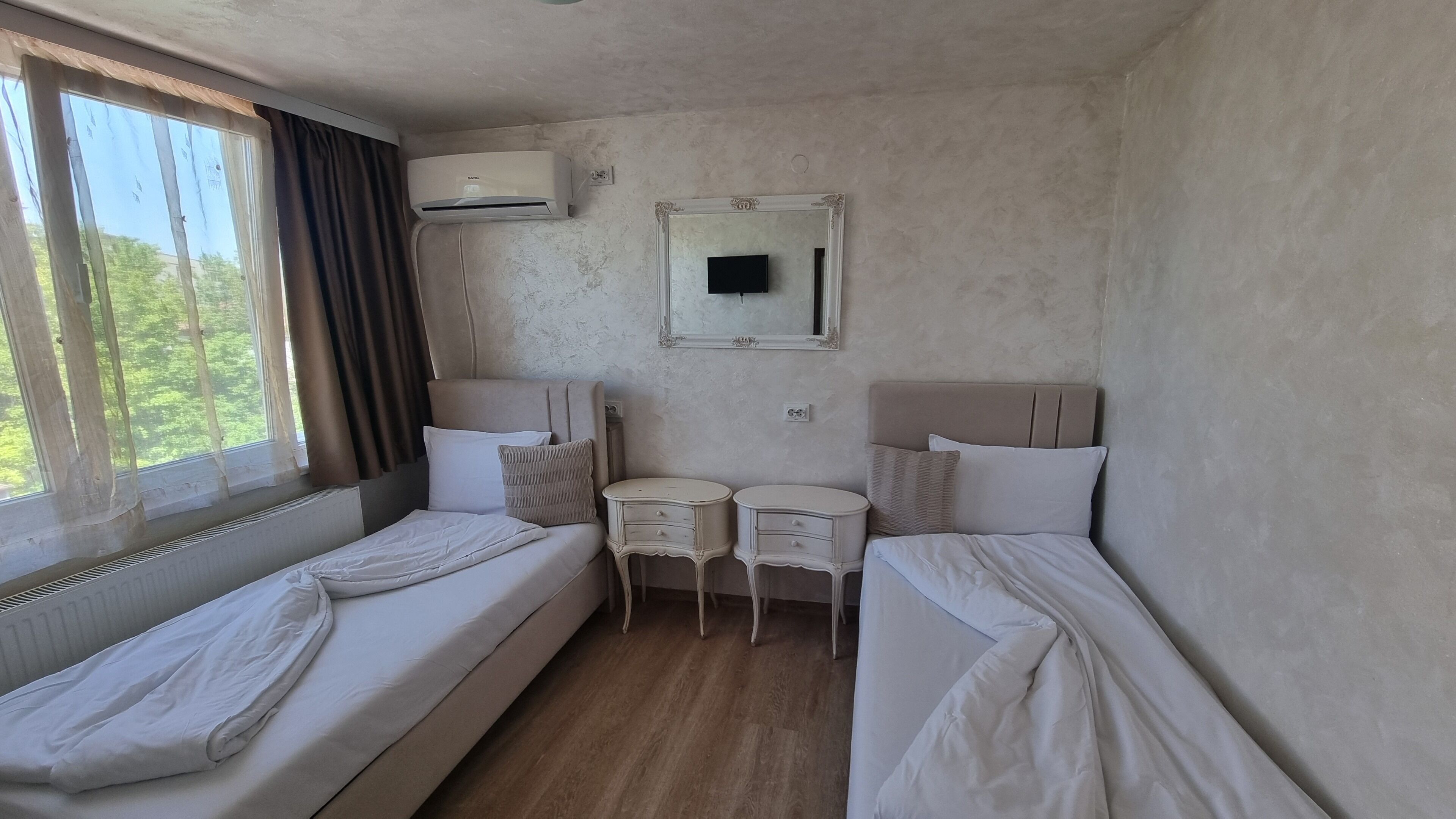 Firemannsrom – classic | Blendingsgardiner, strykejern/-brett, wi-fi (inkludert) og sengetøy