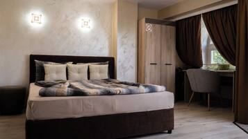 Attico Superior, 2 camere da letto, camere comunicanti, vista fiume | 1 camera, tende oscuranti, ferro/asse da stiro, Wi-Fi gratuito