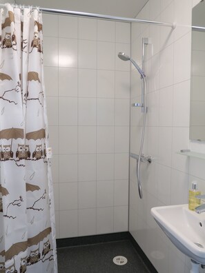 Double or Twin Room, Private Bathroom, Annex Building (Room 5) | Bathroom | Shower, towels - Dilksnes Guesthouse (Höfn)
