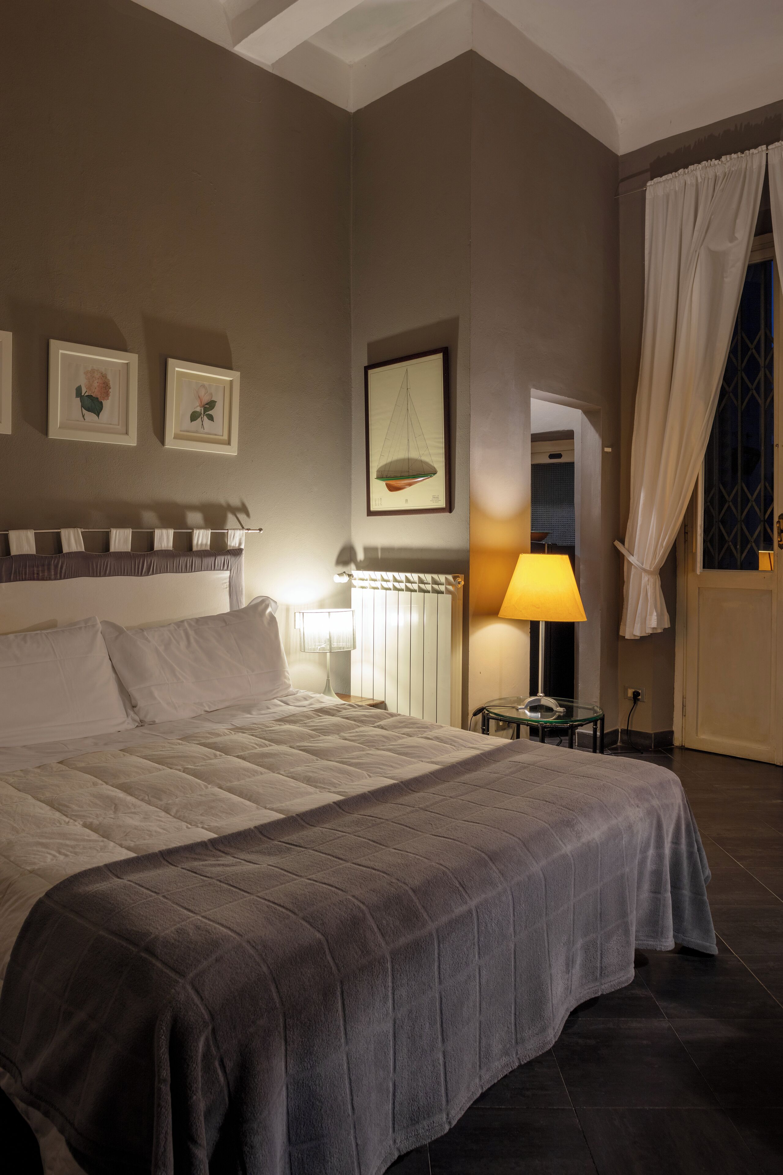 Comfort Studio | Down comforters, in-room safe, individually furnished, desk