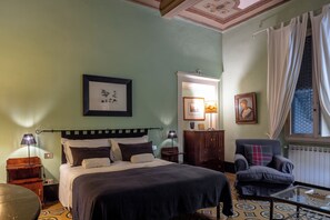 Comfort Triple Room | Down duvets, in-room safe, individually furnished, desk - Alberghino B&B (Florence)