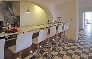 Apartment, 5 Bedrooms | Private kitchen